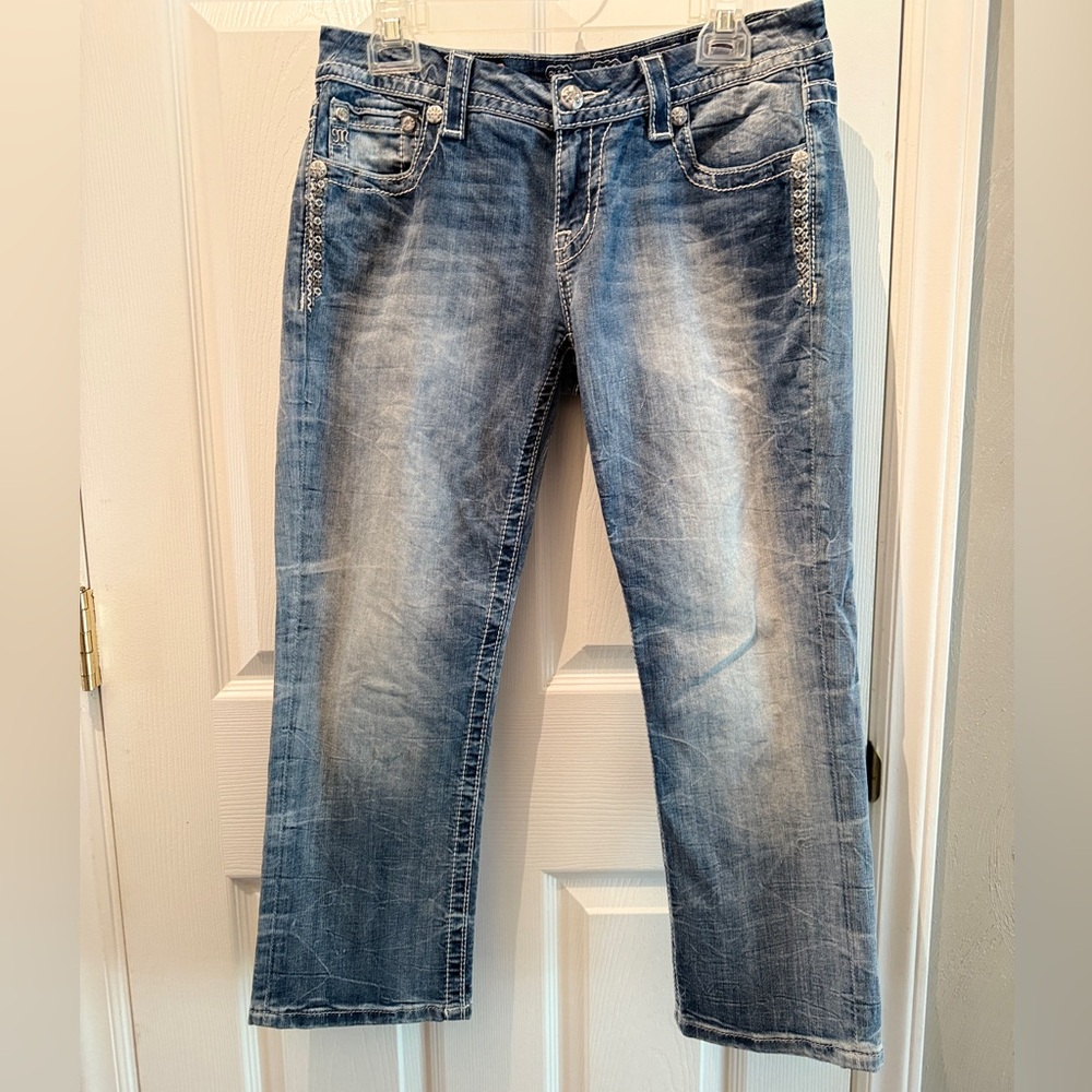 Miss Me Jeans Mid Rise Cropped Size 28